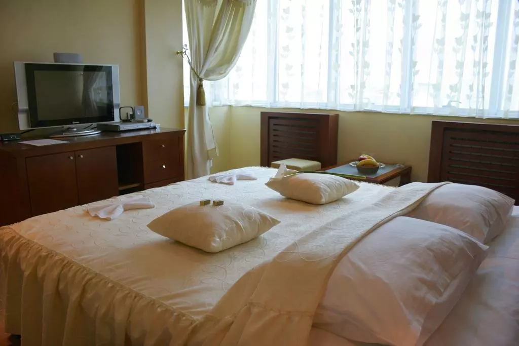 hotel_panorama city inn_novi_sad_shabavizparvaz_02.jpg